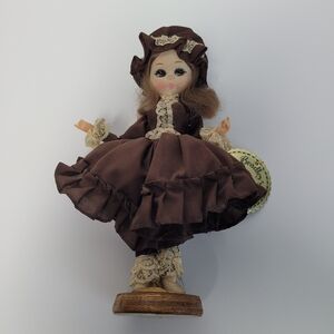 Vintage Big Eye Bradley's Wonderful World of Dolls Taffy Doll 1978